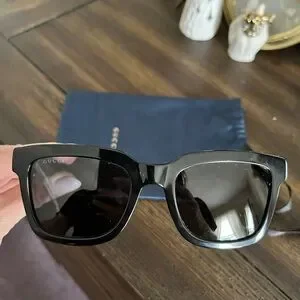 Gucci Black Wayfarer Sunglasses Classic Design Gucci | Accessories | Gucci Black Wayfarer Sunglasses Sleek  main image 3